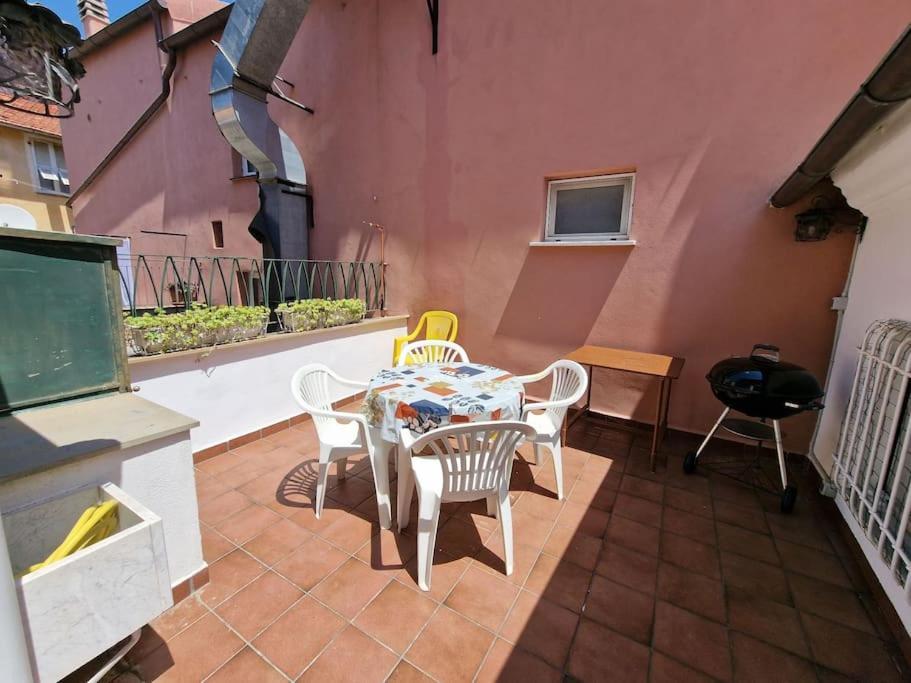Silver Sands Finale Ligure - Traditional Apartment - 4 Beds & Terrace By The Beach Dış mekan fotoğraf