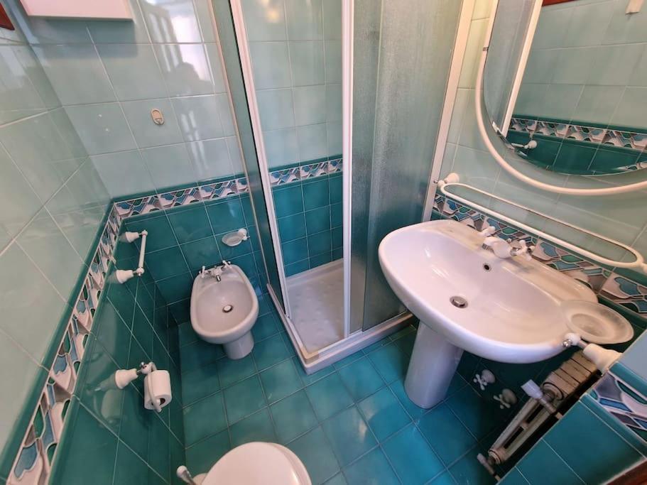 Silver Sands Finale Ligure - Traditional Apartment - 4 Beds & Terrace By The Beach Dış mekan fotoğraf