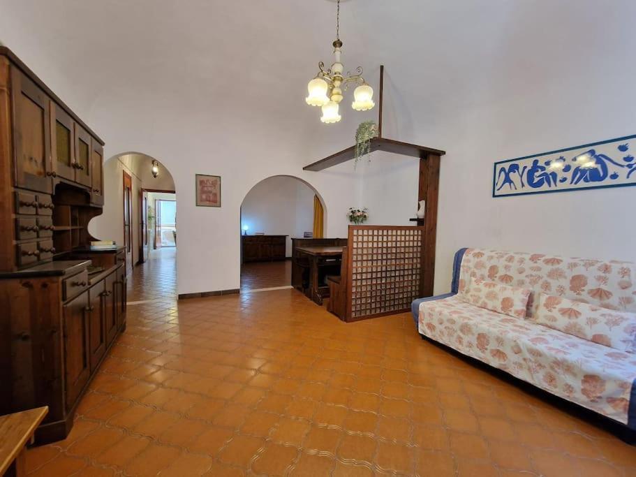 Silver Sands Finale Ligure - Traditional Apartment - 4 Beds & Terrace By The Beach Dış mekan fotoğraf