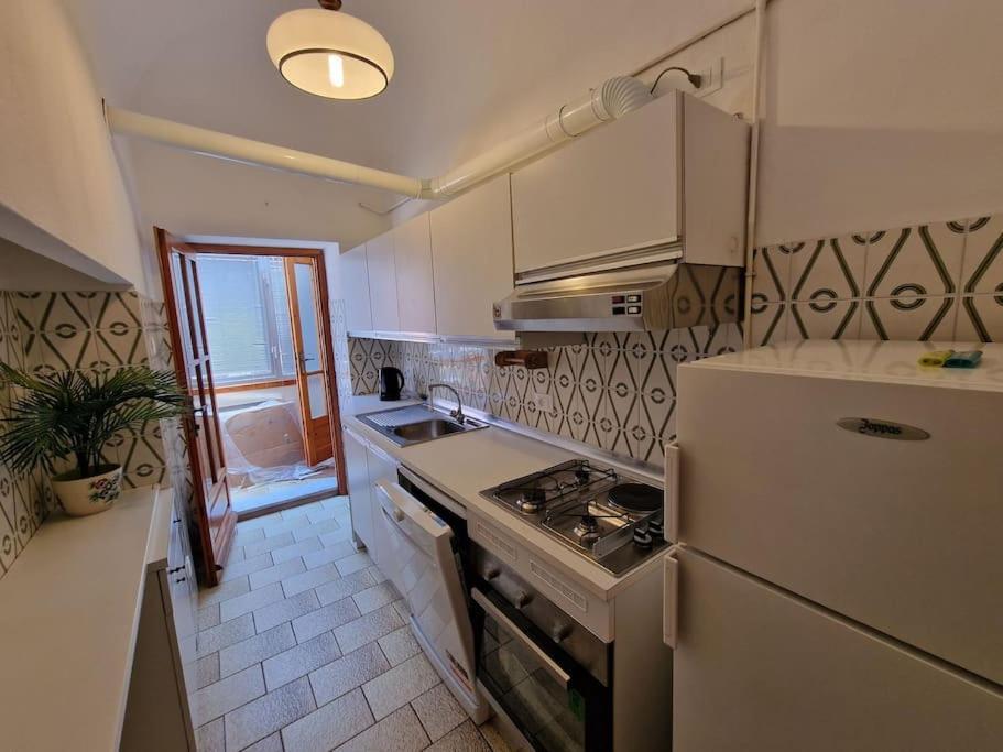 Silver Sands Finale Ligure - Traditional Apartment - 4 Beds & Terrace By The Beach Dış mekan fotoğraf