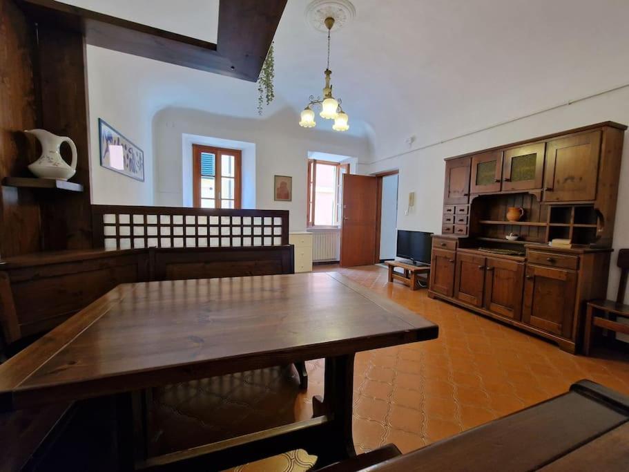 Silver Sands Finale Ligure - Traditional Apartment - 4 Beds & Terrace By The Beach Dış mekan fotoğraf